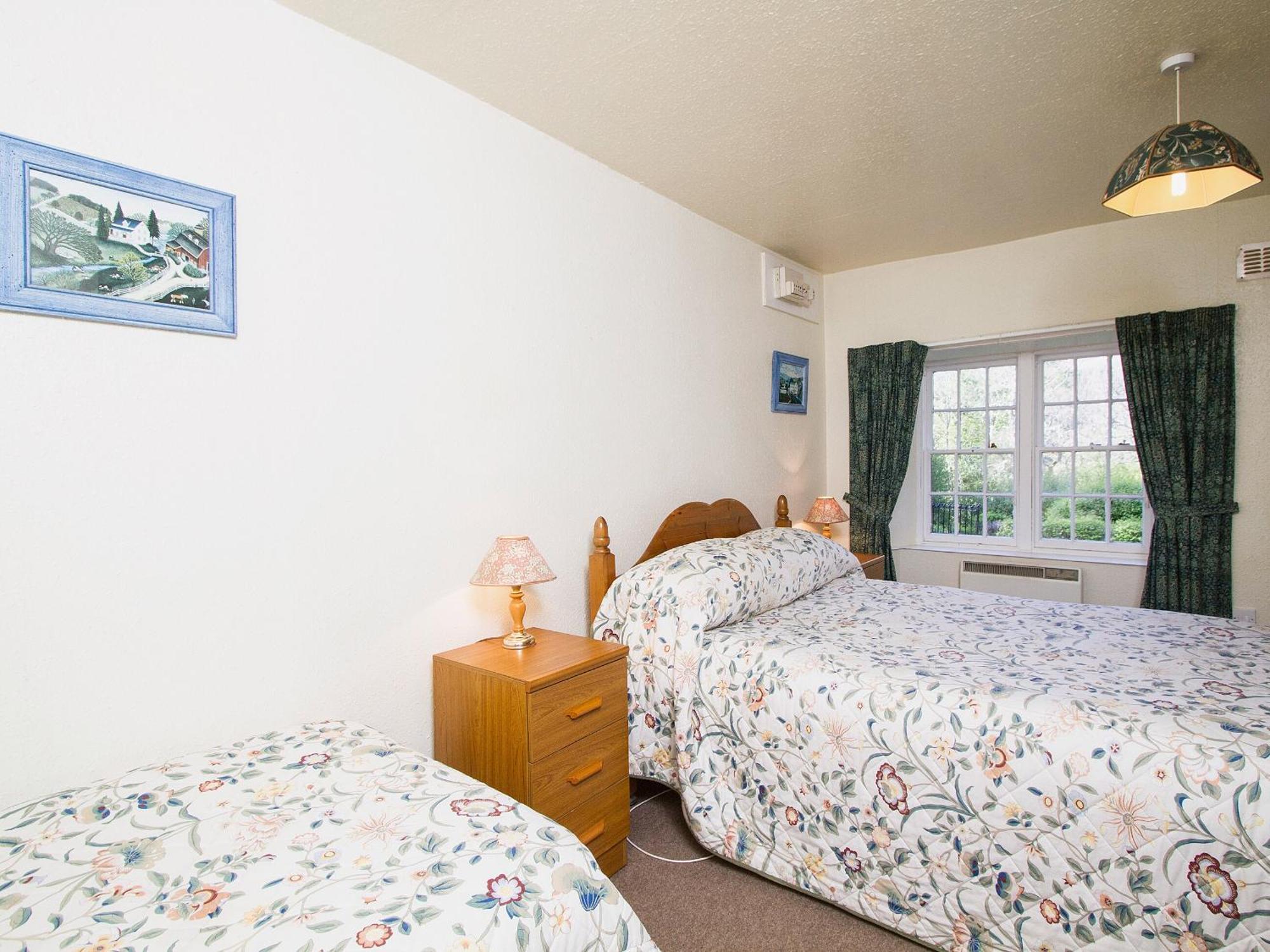 Katys Cottage Balnaboth Экстерьер фото